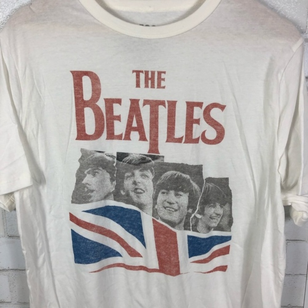 NEW Junk Food Beatles Graphic Concert Band Tee - Picture 2 of 8